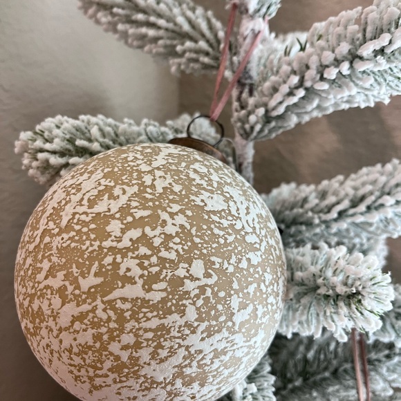 3-NWT ROBERT STANLEY 5" TAUPE FLOCKED ORNAMENT - Picture 12 of 16